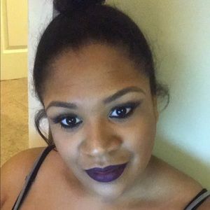 Meet your Posher, Noelle